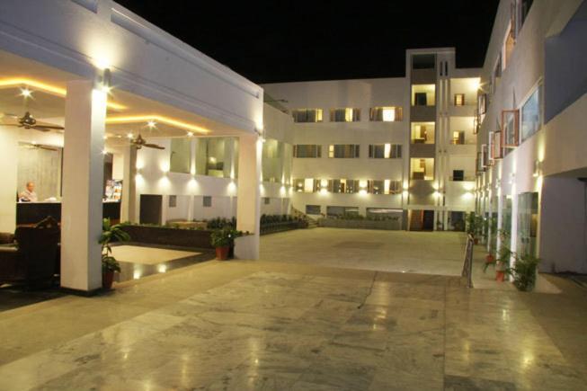 Alka Hotel Udaipur Extérieur photo